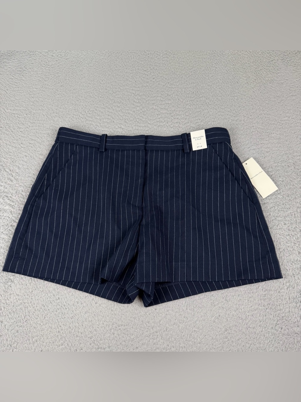 NWT Abercrombie & Fitch Shorts 27 4 Blue Striped Curve Love Mid Rise Tailored